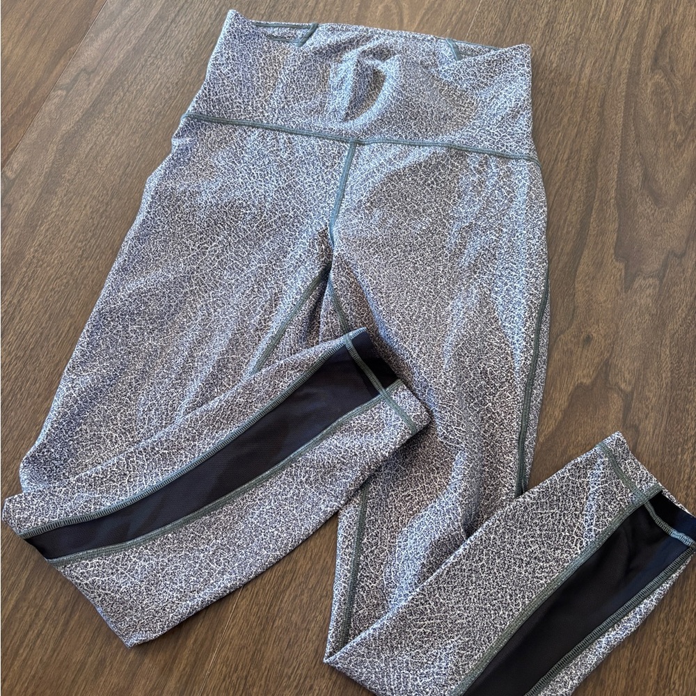 Lulu size 6 legging